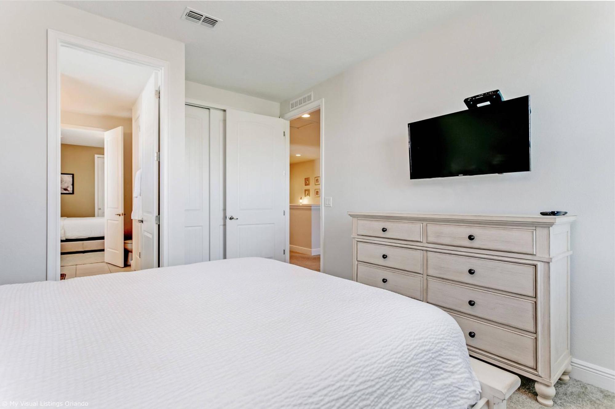 8 Bedroom Vacation With Pool 2114 Hébergement de vacances *